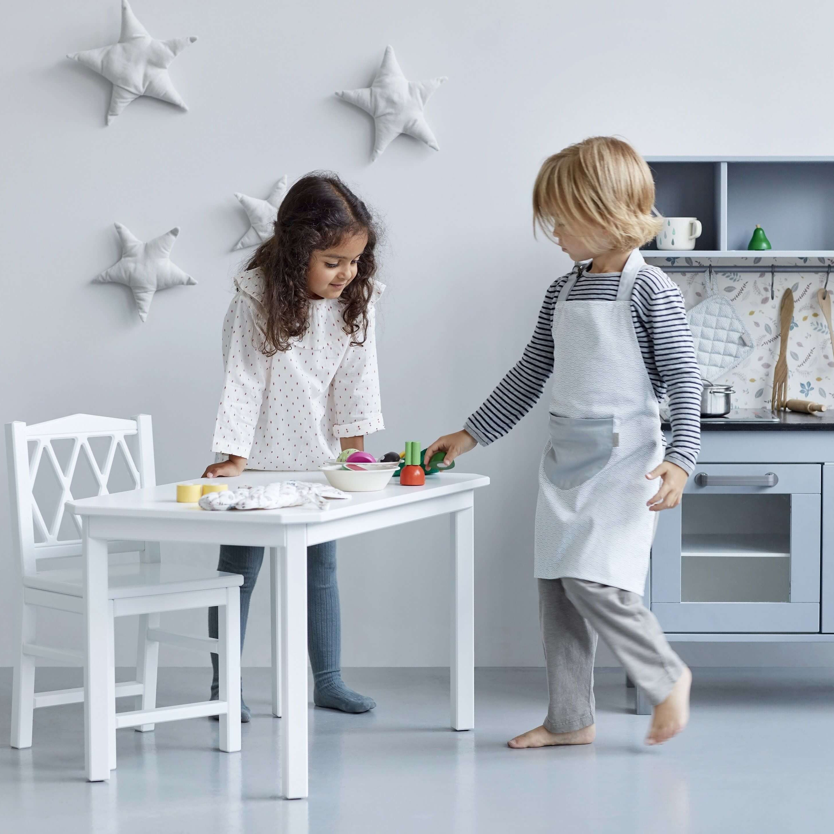 LOVE THIS! Cam Cam Kids Oven Glove and Pot Holder Play set - Pressed Leaves from CamCam - shop at littlewhimsy NZ